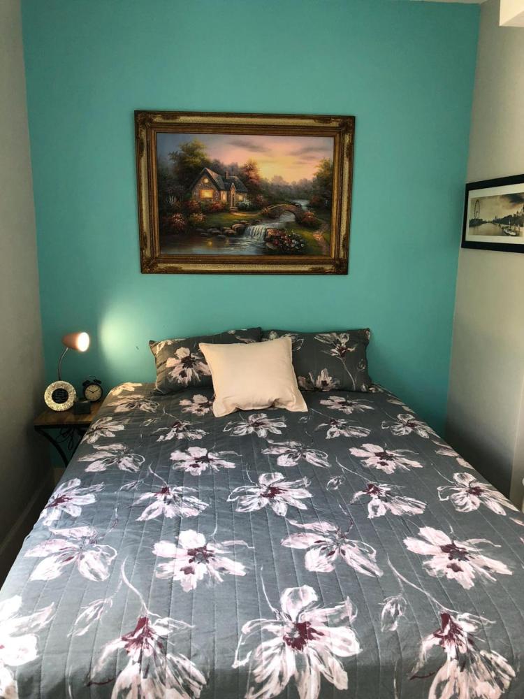 Queen Room interior